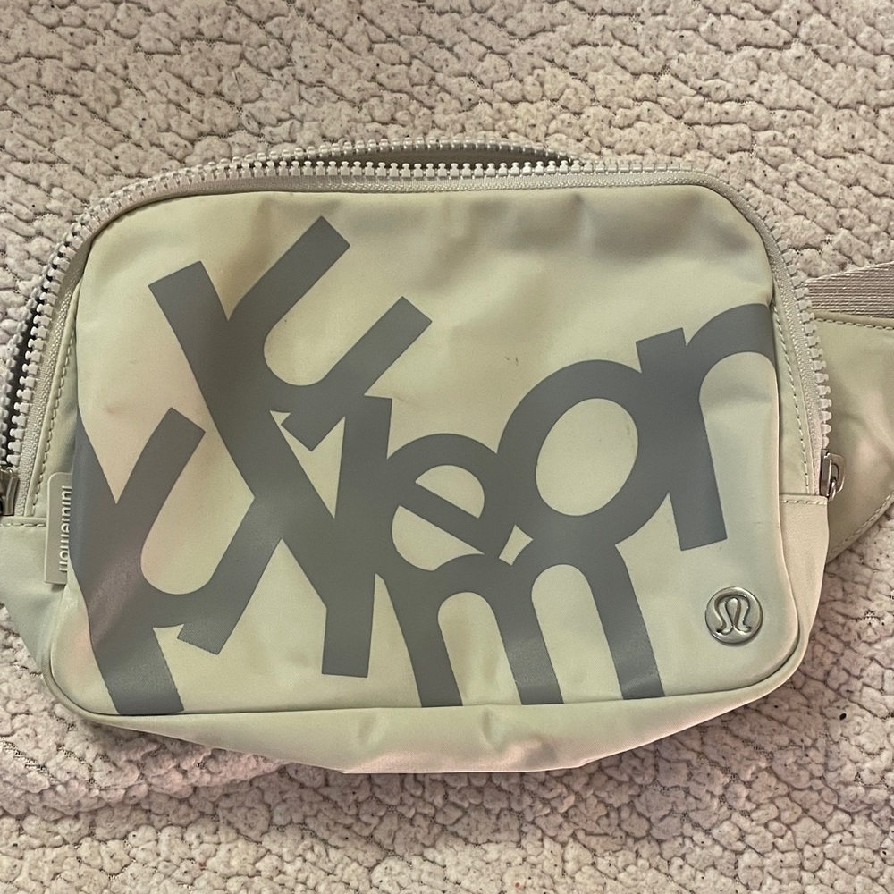 lululemon Everywhere Belt Bag Large 2L with a Manifesto print
